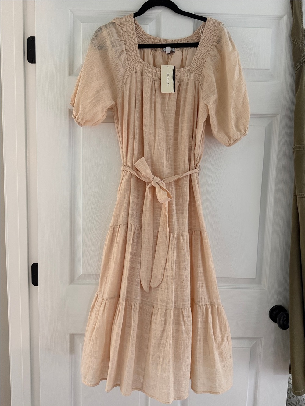 Evereve Carley Smocked Neckline Midi Dress